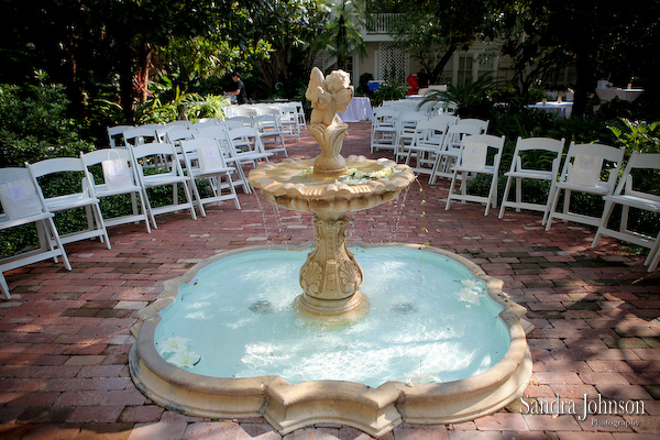 Best Courtyard Lake Lucerne - IW Phillips House Wedding Photos - Sandra Johnson (SJFoto.com)